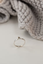 Lade das Bild in den Galerie-Viewer, Silberring mit achteckigem Zirkon