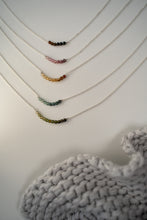 Lade das Bild in den Galerie-Viewer, zarte Silbercolliers mit Turmalinverlauf