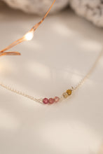 Lade das Bild in den Galerie-Viewer, zarte Silbercolliers mit Turmalinverlauf