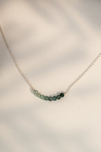 Lade das Bild in den Galerie-Viewer, zarte Silbercolliers mit Turmalinverlauf