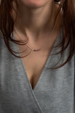 Lade das Bild in den Galerie-Viewer, zarte Silbercolliers mit Turmalinverlauf