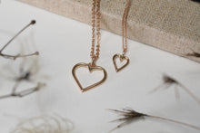 Lade das Bild in den Galerie-Viewer, Anhänger "love you 3000"