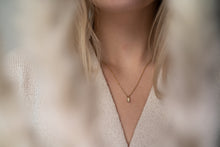 Lade das Bild in den Galerie-Viewer, zarte Goldkette mit Edeltopas